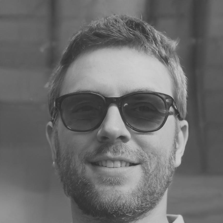 Retrato profesional de Telmo Aguirre, Responsable de Desarrollo